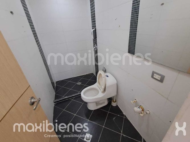Local en arriendo en Los Colores, Medellín, 90 m² · foto 10 de 11