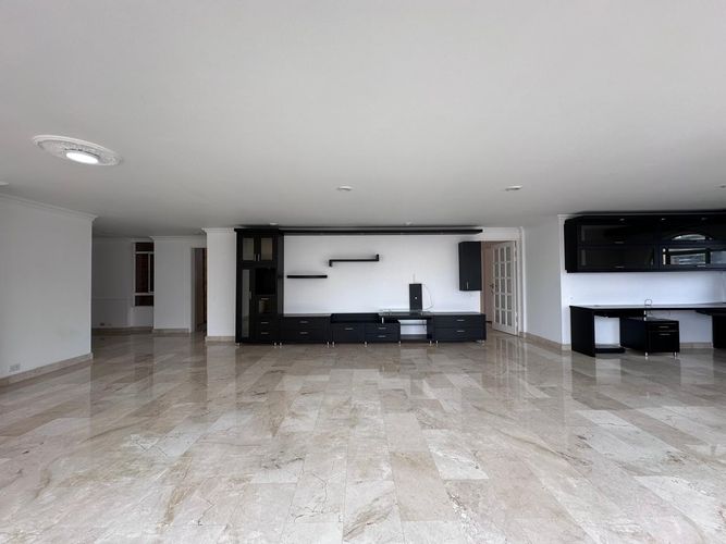 Apartamento de 3 alcobas en venta en El Poblado, Medellín, 172 m² · foto 4 de 19