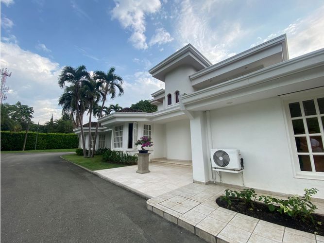 Casa de 5 alcobas en venta en Ciudad Jardin, Cali, 1020 m² · foto 9 de 24