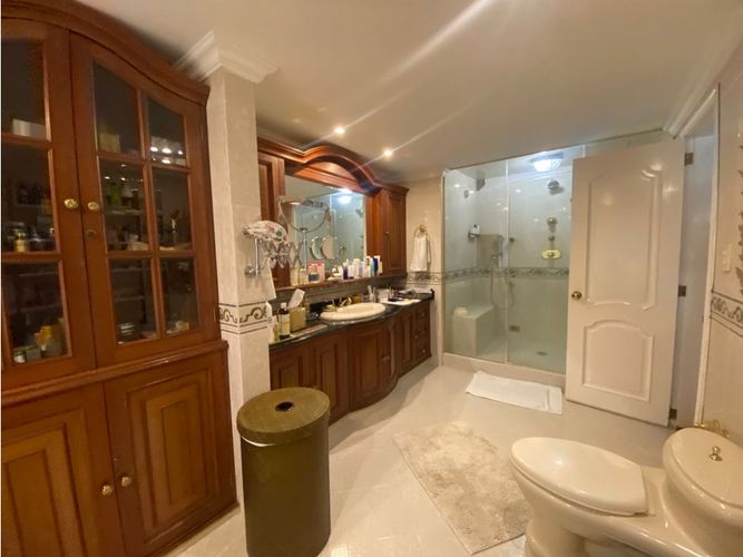 Casa de 5 alcobas en venta en Ciudad Jardin, Cali, 1020 m² · foto 23 de 24