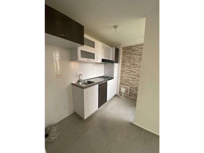 Apartamento de 3 alcobas en venta en Conjunto Residencial Pinares, Madrid, 60 m² · foto 10 de 10