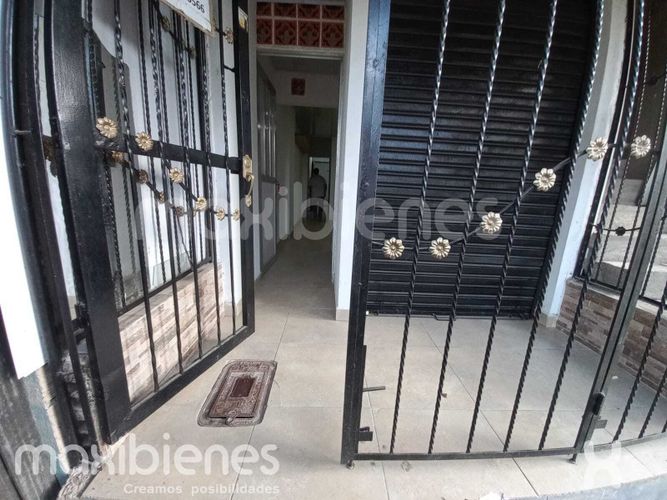 Apartamento de 3 alcobas en arriendo en Policarpa, Apartado, 75 m² · foto 2 de 12