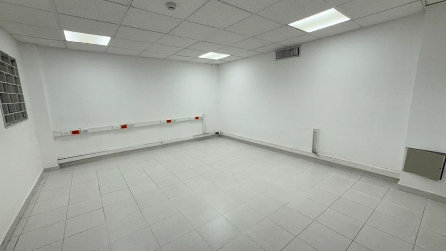Bodega en venta en Villa San Pedro I, Barranquilla, 2400 m² · foto 5 de 24