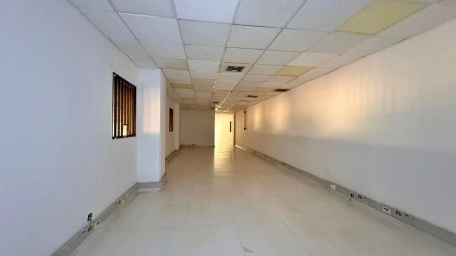 Bodega en venta en Villa San Pedro I, Barranquilla, 2400 m² · foto 8 de 24