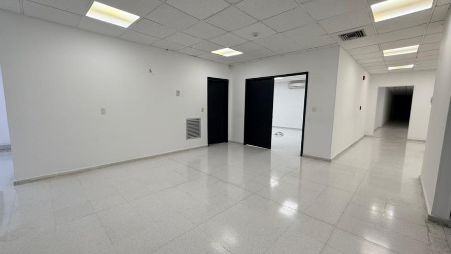 Bodega en venta en Villa San Pedro I, Barranquilla, 2400 m² · foto 9 de 24