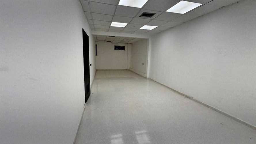 Bodega en venta en Villa San Pedro I, Barranquilla, 2400 m² · foto 11 de 24
