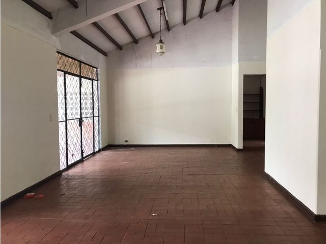 Casa de 5 alcobas en venta en Ciudad Jardin, Cali, 467 m² · foto 21 de 24