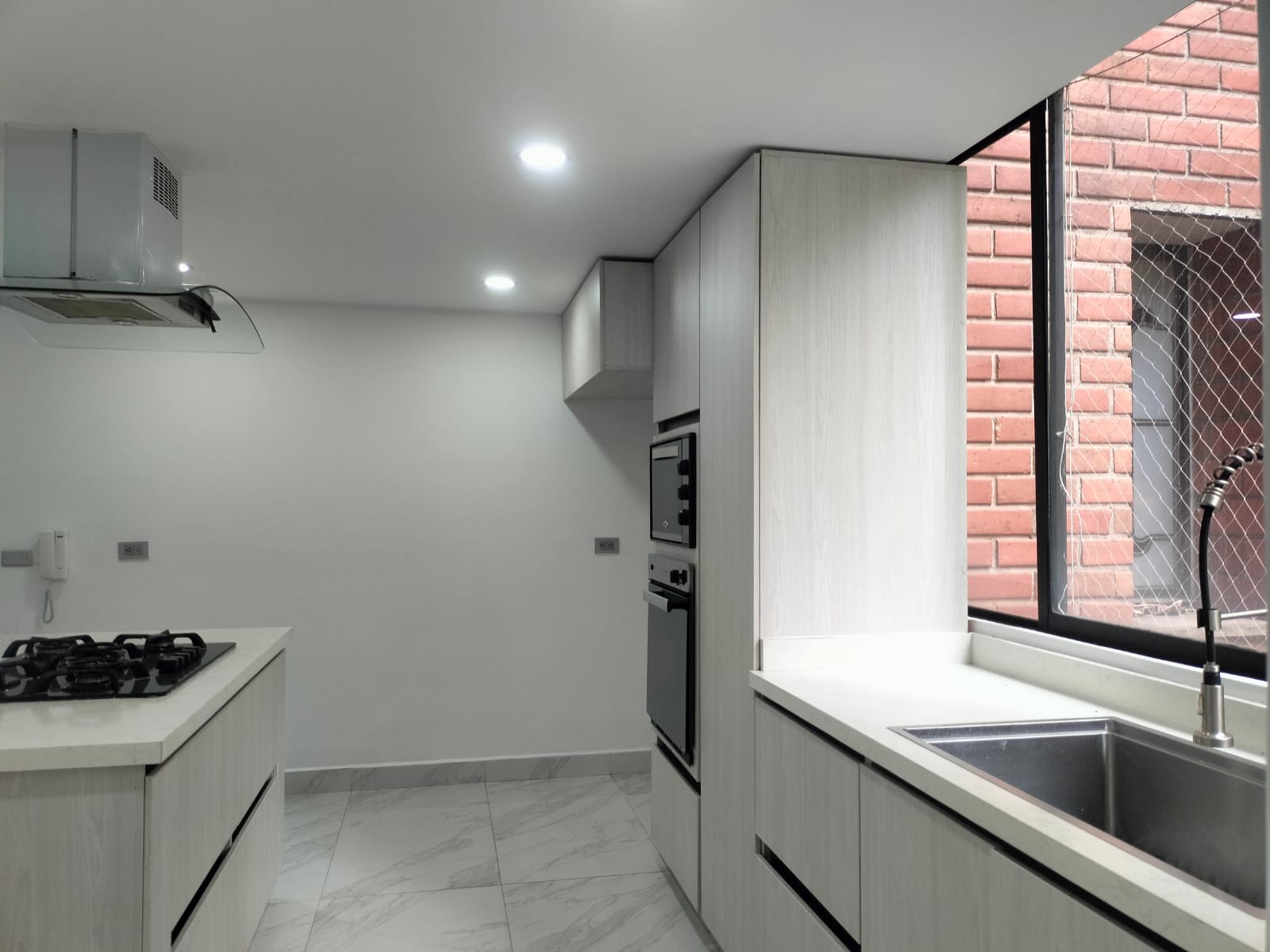 Apartamento en arriendo en El Poblado, Medellín · foto 5 de 18