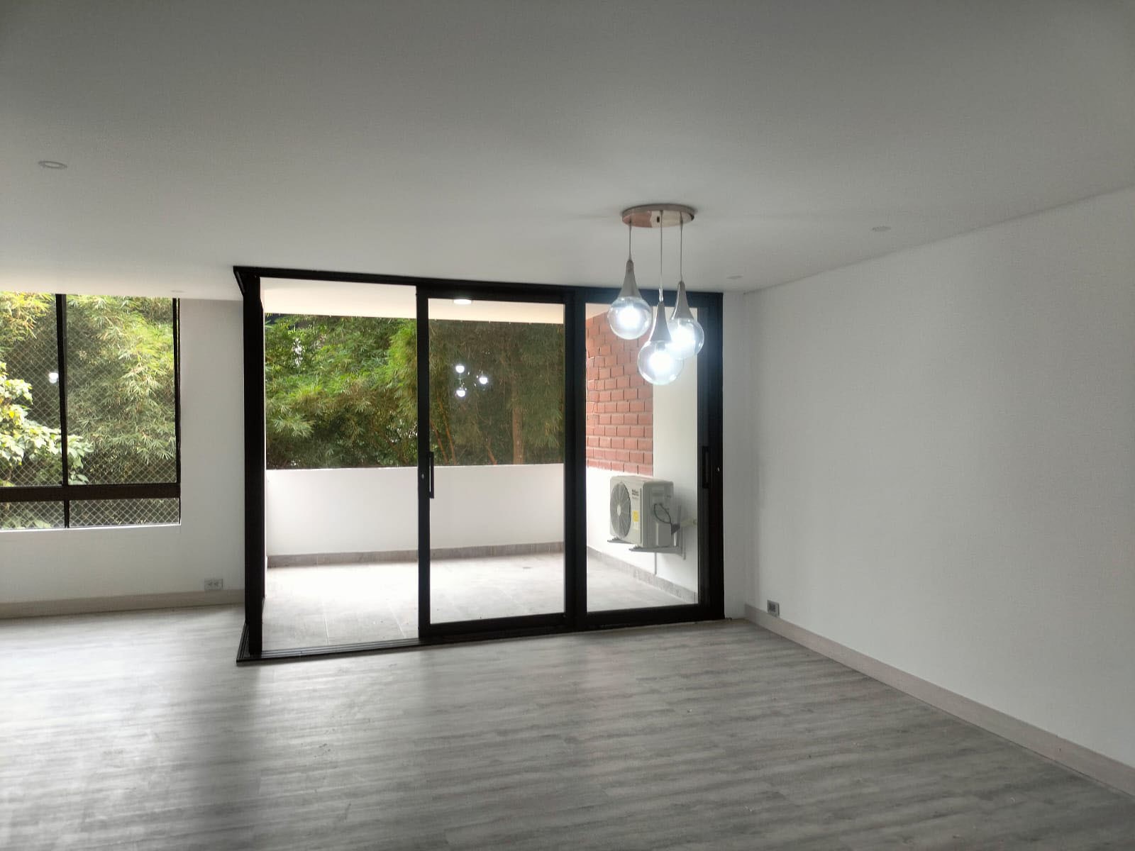 Apartamento en arriendo en El Poblado, Medellín · foto 2 de 18
