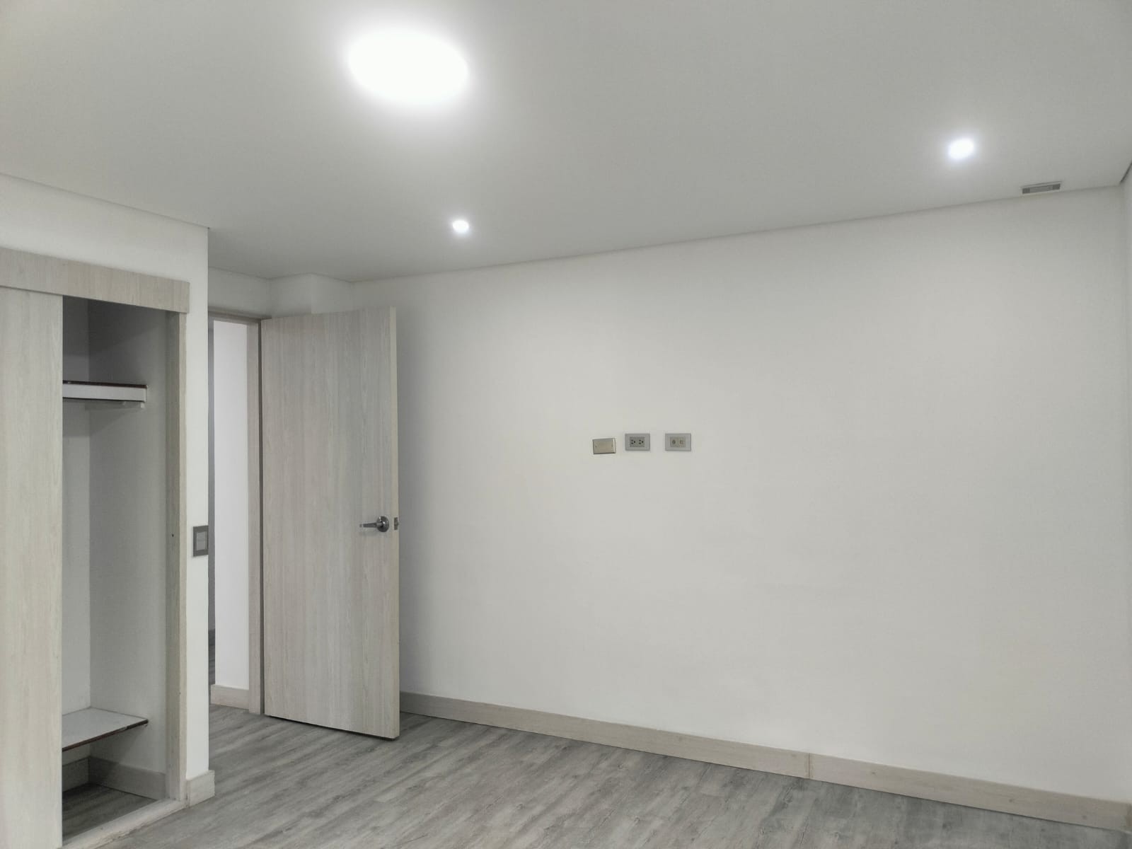 Apartamento en arriendo en El Poblado, Medellín · foto 8 de 18