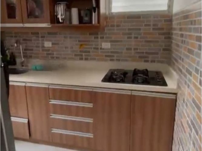 Apartamento de 2 alcobas en venta en Holanda, Sabaneta, 62 m² · foto 2 de 7