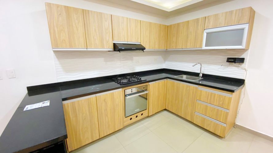 Casa de 5 alcobas en venta en Lleras Restrepo, Cúcuta, 239 m² · foto 2 de 19