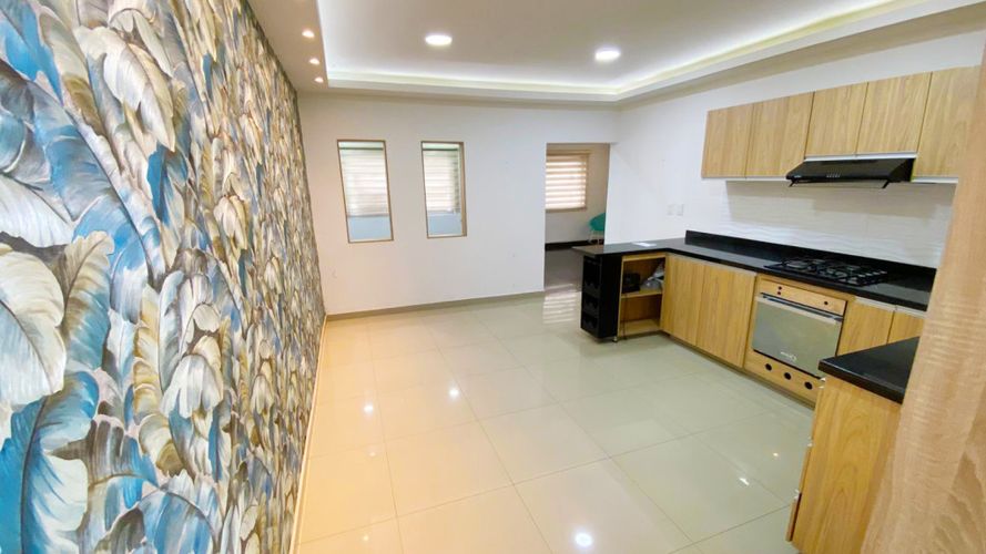 Casa de 5 alcobas en venta en Lleras Restrepo, Cúcuta, 239 m² · foto 3 de 19