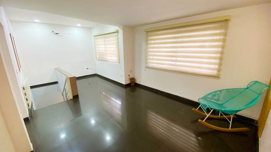 Casa de 5 alcobas en venta en Lleras Restrepo, Cúcuta, 239 m² · foto 17 de 19