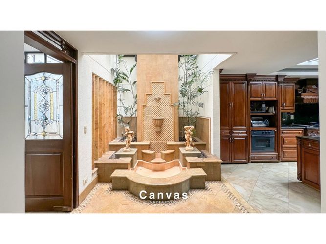 Casa de 6 alcobas en venta en El Poblado, Medellín, 646 m² · foto 6 de 24
