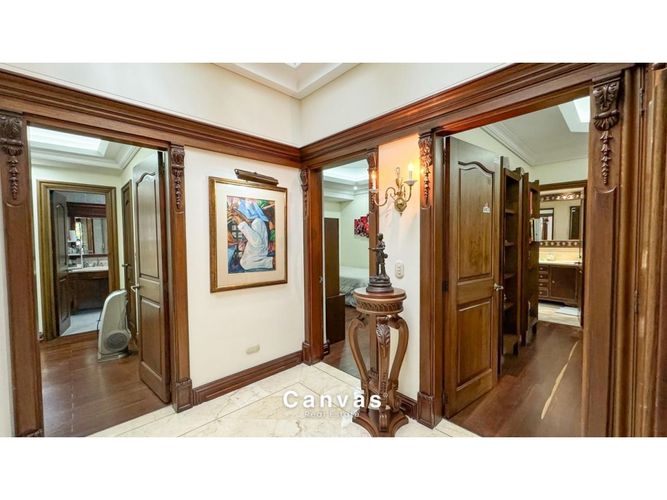 Casa de 6 alcobas en venta en El Poblado, Medellín, 646 m² · foto 8 de 24