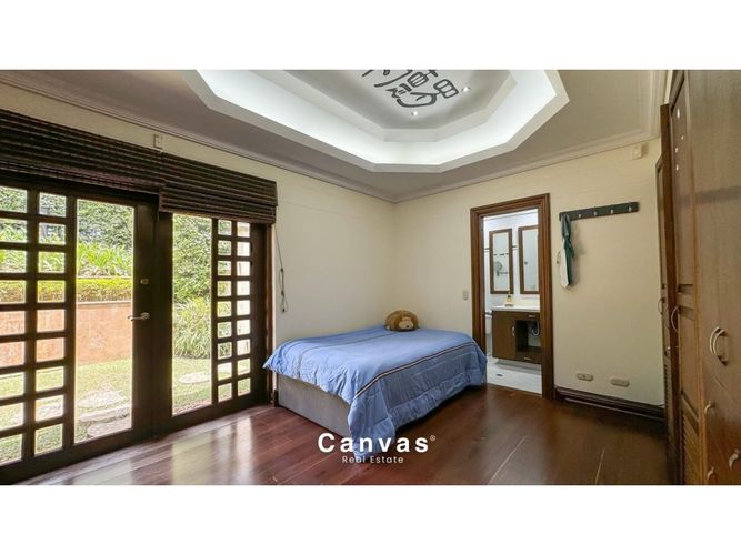 Casa de 6 alcobas en venta en El Poblado, Medellín, 646 m² · foto 9 de 24