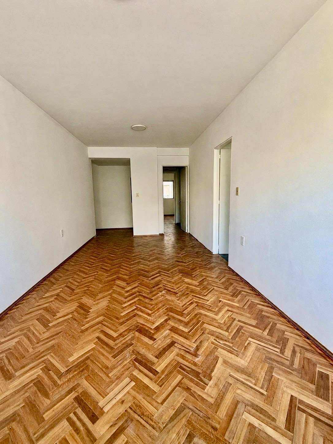Oportunidad venta apartamento 1 dormitorio con garage en el centro - Widok 4