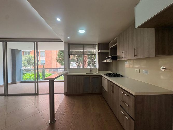Apartamento de 3 alcobas en arriendo en Loma Benedictinos, Envigado, 114 m² · foto 2 de 18