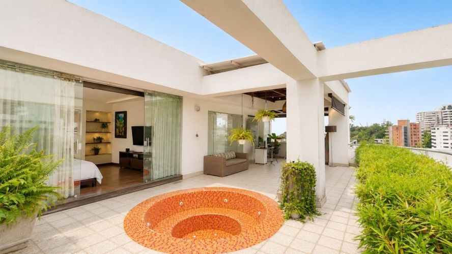 Apartamento de 3 alcobas en venta en Bellavista, Cali, 275 m² · foto 3 de 20