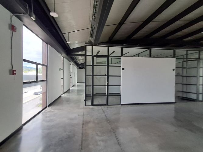 Oficina en arriendo en Llano Grande, Rionegro, 10 m² · foto 2 de 9