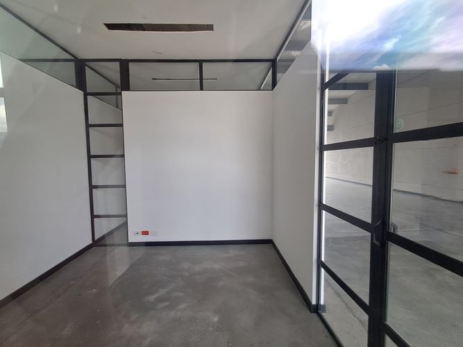 Oficina en arriendo en Llano Grande, Rionegro, 10 m² · foto 5 de 9