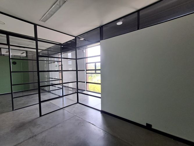 Oficina en arriendo en Llano Grande, Rionegro, 10 m² · foto 4 de 9