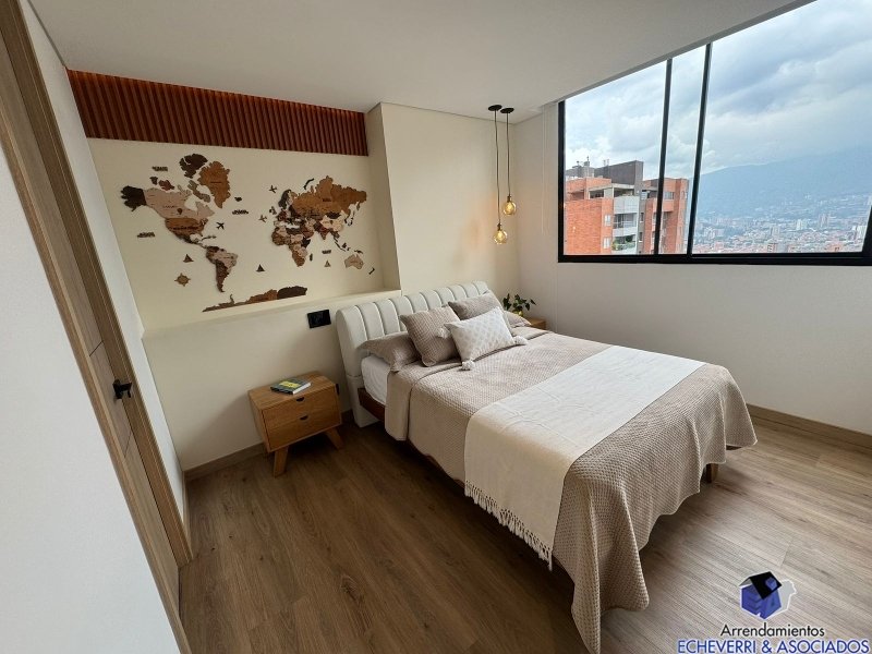 Apartamento en venta en Zona Centro, Envigado · foto 2 de 10