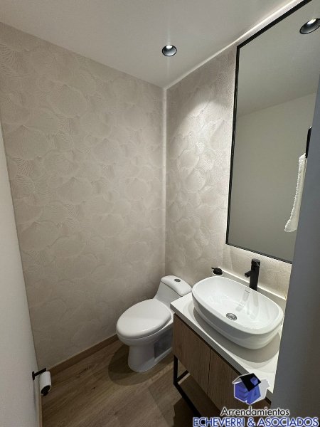 Apartamento en venta en Zona Centro, Envigado · foto 3 de 10