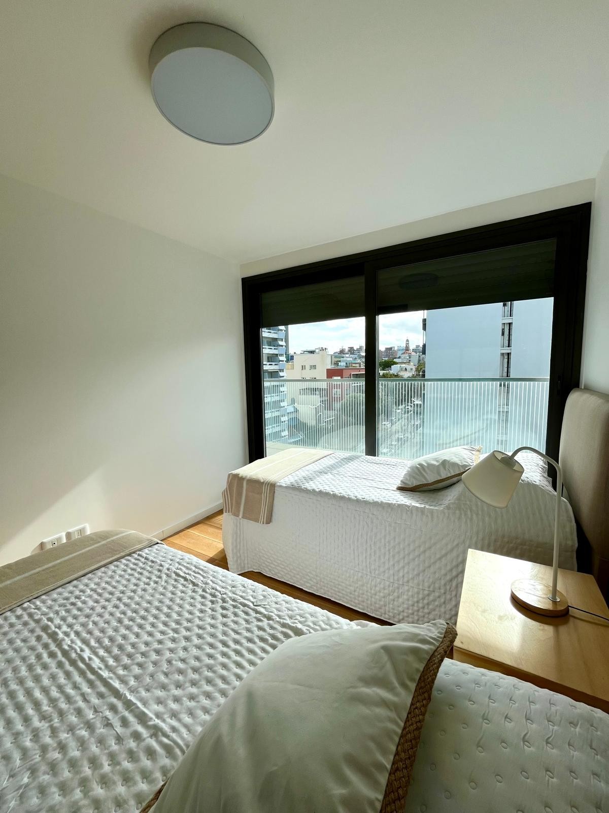 Moderno Apartamento en Alquiler con Vistas Panorámicas y Balcón - Vista