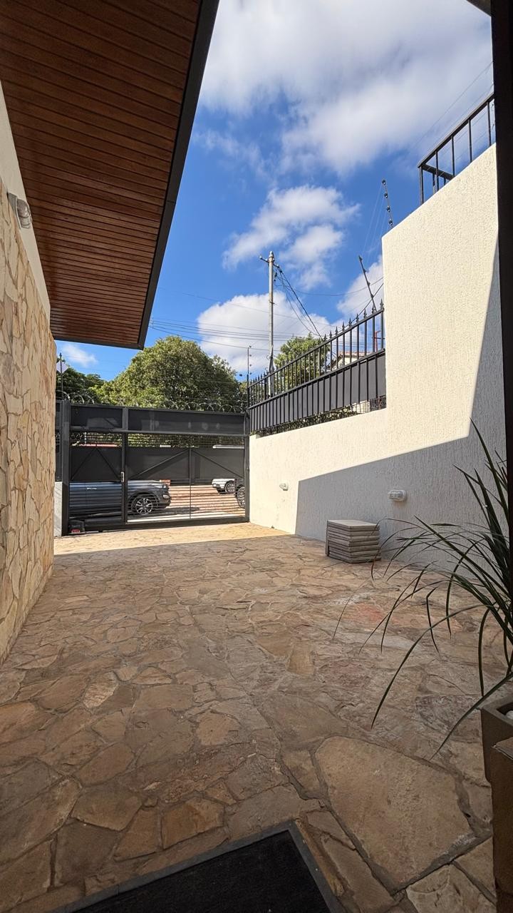 ALQUILO CASA A ESTRENAR DE 3 DORMITORIOS MAS AREA DE SERVICIO COMPLETA CON BAÑO EN BARRIO JARA — foto 3