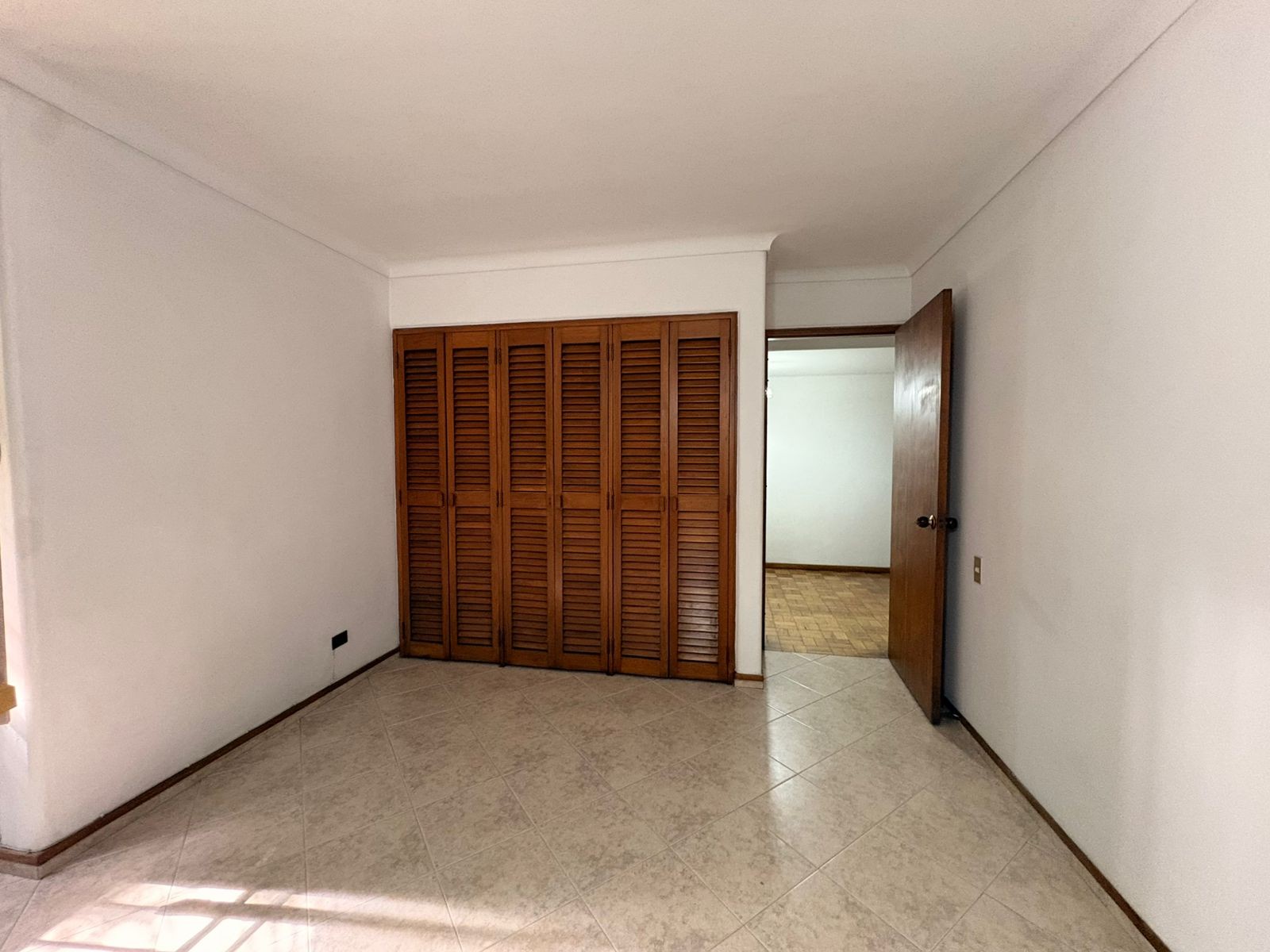 Apartamento en arriendo en Loma Benedictinos, Envigado · foto 11 de 15