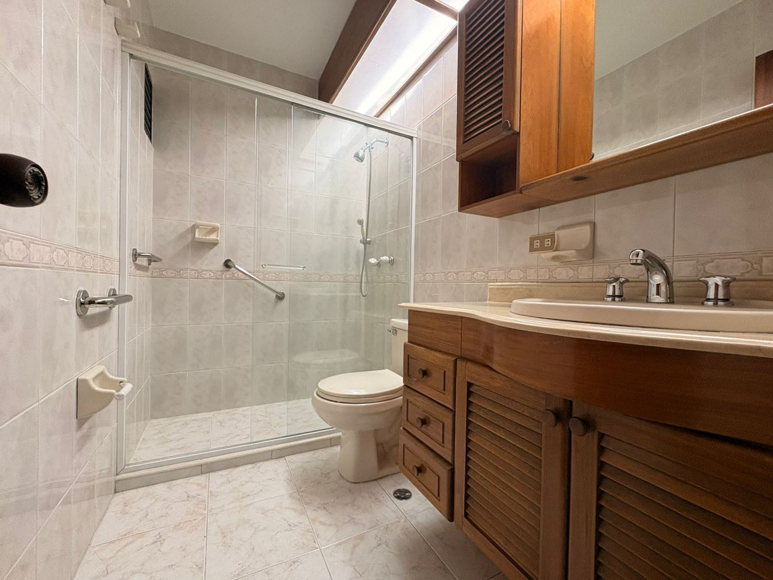 Apartamento en arriendo en Loma Benedictinos, Envigado · foto 14 de 15