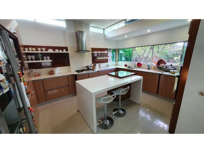Casa de 6 alcobas en venta en Ciudad Jardin, Cali, 754 m² · foto 5 de 24