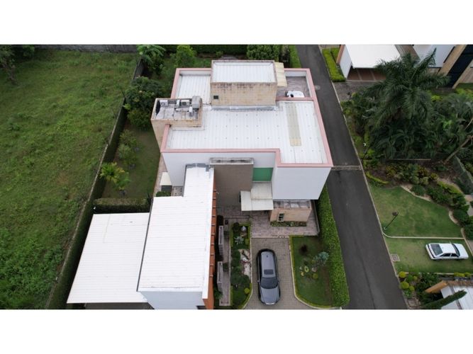 Casa de 6 alcobas en venta en Ciudad Jardin, Cali, 754 m² · foto 8 de 24