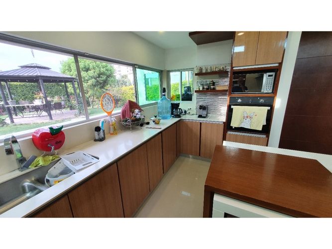 Casa de 6 alcobas en venta en Ciudad Jardin, Cali, 754 m² · foto 9 de 24