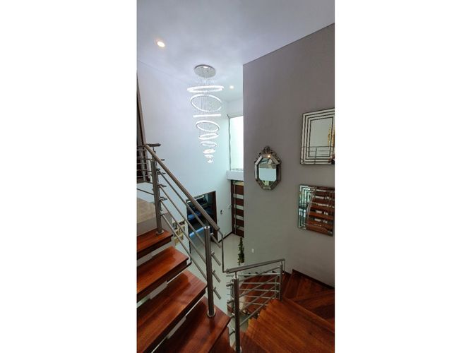 Casa de 6 alcobas en venta en Ciudad Jardin, Cali, 754 m² · foto 15 de 24
