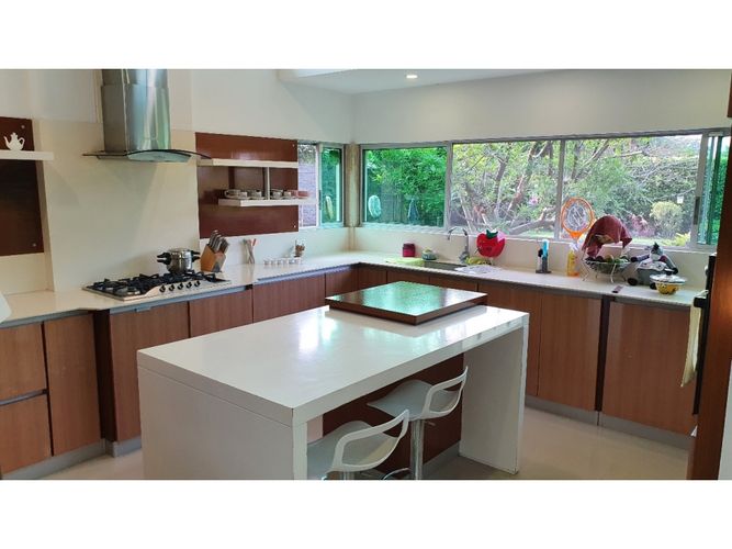 Casa de 6 alcobas en venta en Ciudad Jardin, Cali, 754 m² · foto 18 de 24