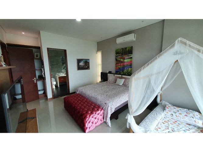 Casa de 6 alcobas en venta en Ciudad Jardin, Cali, 754 m² · foto 23 de 24