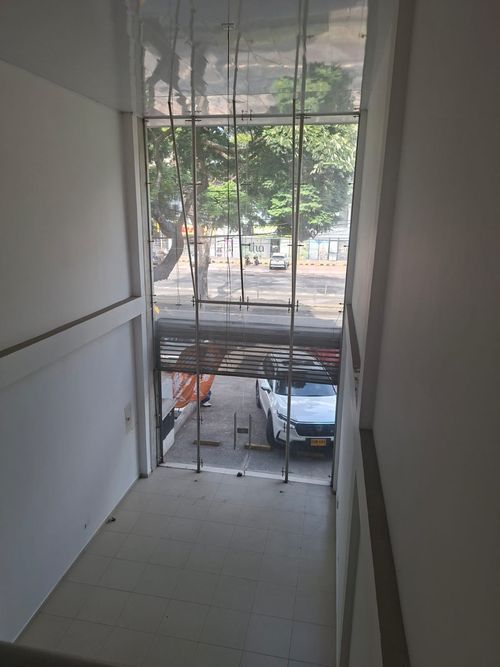 Local en arriendo en Tequendama, Cali, 210 m² · foto 2 de 23