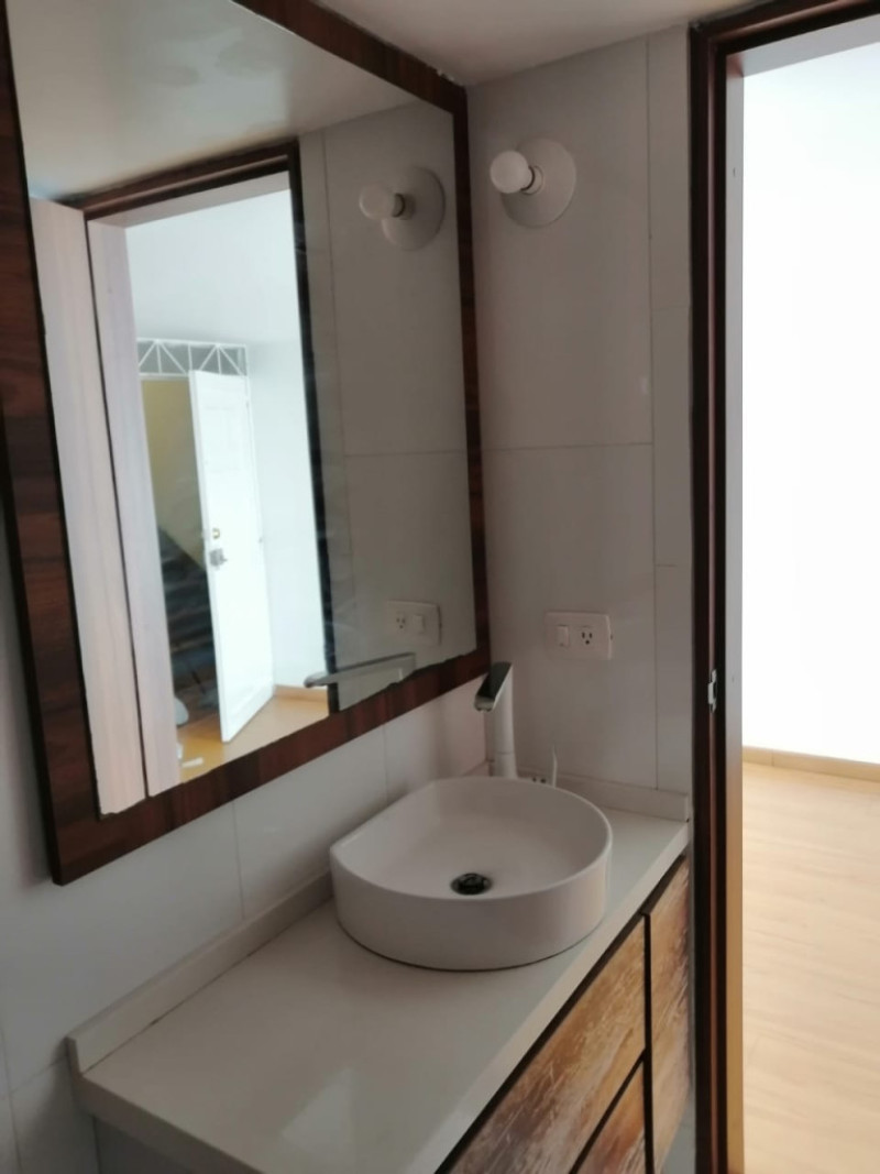 Apartamento en venta en Castilla, Bogotá · foto 8 de 12