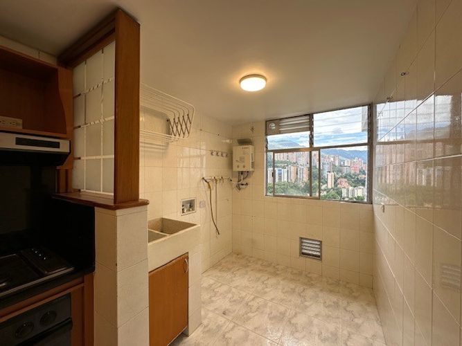 Apartamento de 4 alcobas en arriendo en Altos Del Poblado, Medellín, 100 m² · foto 5 de 24