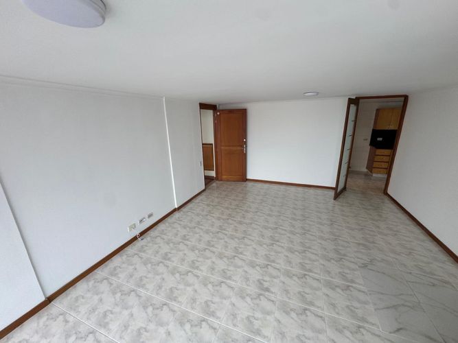Apartamento de 4 alcobas en arriendo en Altos Del Poblado, Medellín, 100 m² · foto 15 de 24