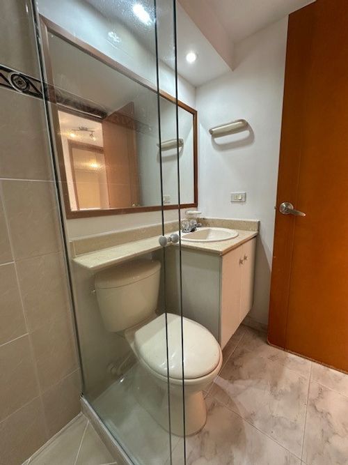 Apartamento de 4 alcobas en arriendo en Altos Del Poblado, Medellín, 100 m² · foto 18 de 24