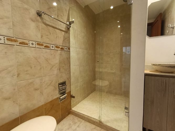 Apartamento de 4 alcobas en arriendo en El Poblado, Medellín, 220 m² · foto 3 de 20