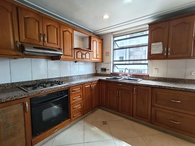 Apartamento de 4 alcobas en arriendo en El Poblado, Medellín, 220 m² · foto 8 de 20