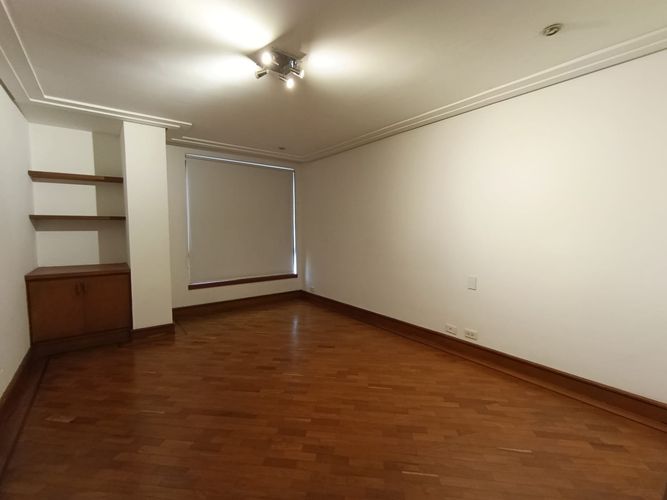 Apartamento de 4 alcobas en arriendo en El Poblado, Medellín, 220 m² · foto 9 de 20