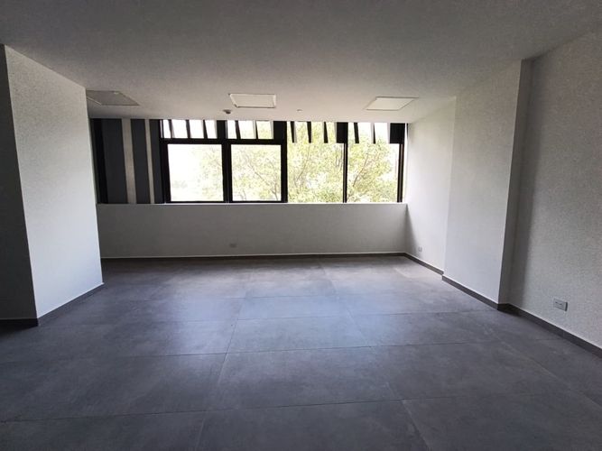 Oficina en arriendo en El Poblado, Medellín, 164 m² · foto 2 de 13
