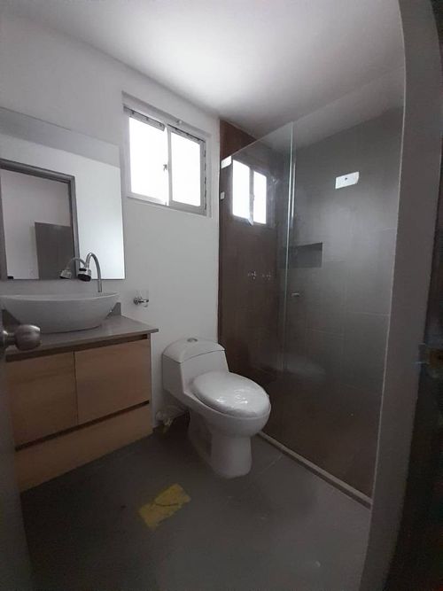 Apartamento de 2 alcobas en arriendo en Estadio, Medellín, 75 m² · foto 7 de 13