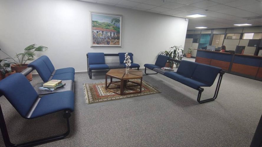Oficina en arriendo en La Candelaria, Medellín, 350 m² · foto 2 de 24